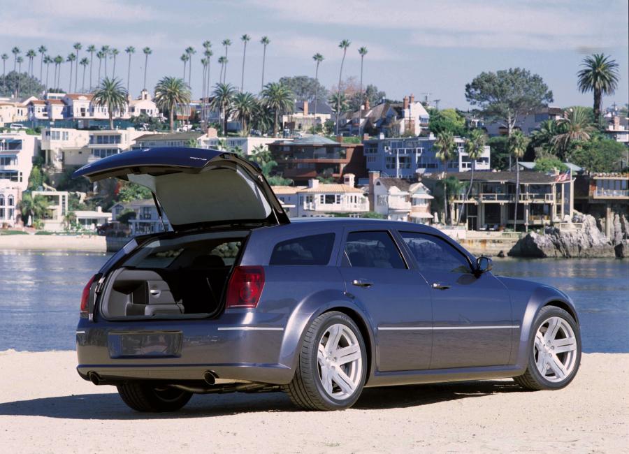  Dodge Magnum SRT8 Concept 2003 года  (фото 15 из 22)